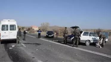 Nevşehir'de Turist Minibüsü ile Otomobil Çarpıştı: 15 Yaralı