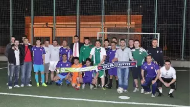 Bursaspor Taraftarları Polisle Maç Yaptı