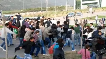 Kocaeli1cumhurbaşkanı Gül'e Kocaeli Üniversitesi'nde Protesto Girişimi