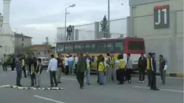 Nova Pazar'a Coşkulu Karşılama Lacivertli Taraftar Ellerinde Meşalelerle Karşıladı.