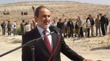 Protokol ve Vatandaşlar Fidan Dikti