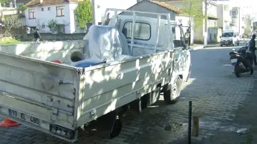 Kadıköy'de Seyir Halindeki Kamyonetin Tekeri Fırladı