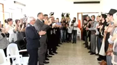 KKTC Cezaevindeki Mahkumların Oluşturduğu Gündoğdu Tiyatrosu, İlk Oyunu 'Barış'I Sahnelendi