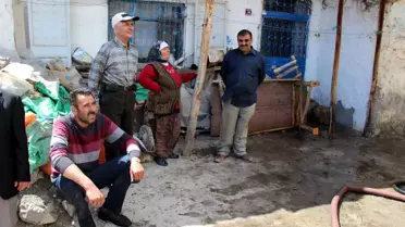 Evinin Yanışını Gözyaşları İçinde İzledi