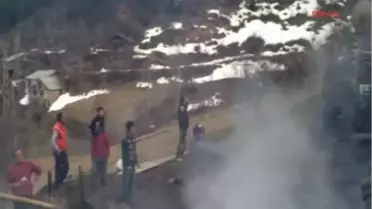 Gümüşhane'de 3 Ev, 4 Ahır Yandı, 9 Hayvan Telef Oldu