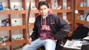 Yamaç Paraşütçüsü Düştüğü Yerde Tarihi Kılıç Buldu