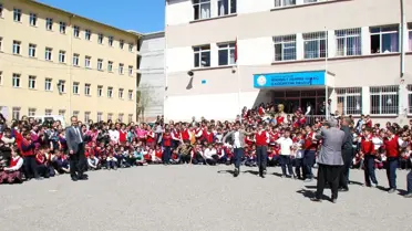 Kahraman Gibi Karşılandılar