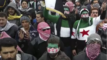 Suriye'de Göstericilere Ateş Açıldı