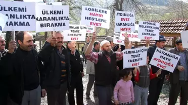 'Hes Yapılsın' Diye Pankart Açtılar