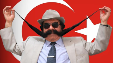 İnsan Boyundaki Bıyıklarıyla İlgi Odağı