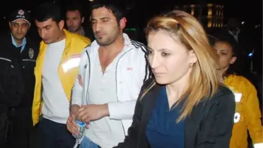 Küpe Takan Gencin Kulağını Kestiler