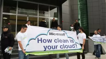 Greenpeace Üyelerinden Yenilenebilir Enerji Eylemi