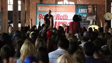 Bobby Roth Tarihi Belediye Binasına Hayran Oldu
