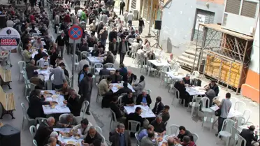 Çorum Sancaktar Çarşısı Esnafından 3 Bin Kişiye Kutlu Doğum Yemeği