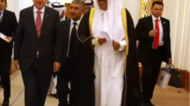 Erdoğan, Katarlı Mevkidaşı Thani ile Heyetler Arası Görüşmeye Katıldı