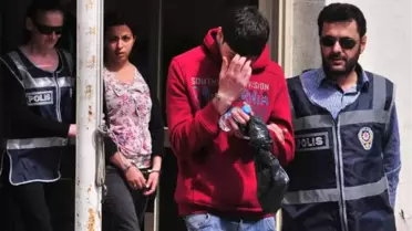 Kız Arkadaşıyla, Teyzesinin Evini Soydu