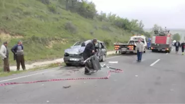 Kamyona Çarpan Öğretmen Öldü