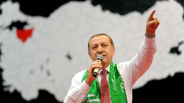 'Dik Dur Eğilme Bu Gençlik Seninle'