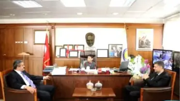 Nazilli'de Makam Koltuklarına Çocuklar Oturdu