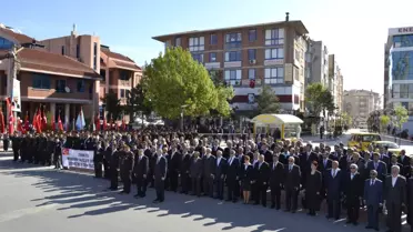 23 Nisan Coşkusu Çelenk Sunumuyla Başladı