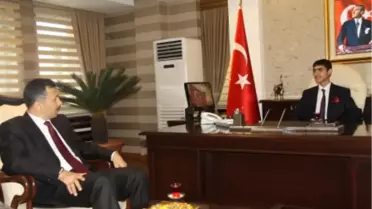 Ağrı'nın Küçük Valisi Karlı Çıktı