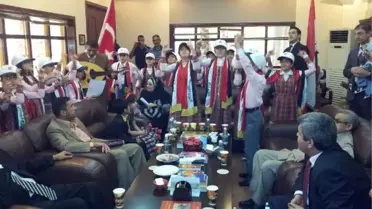 Basra'dan Paris'e 23 Nisan Kutlaması Kutlaması