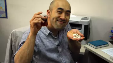 Japon Komori İlk Kez Çekirdek Çitledi