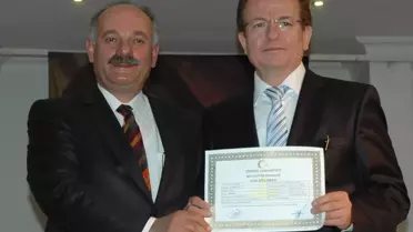 İl Genel Meclisi Eski Başkanı Pekdemir'in Okuma Azmi