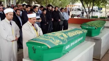 Anne ve Oğul Yan Yana, Gelin Kilis'te Toprağa Verildi