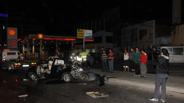Otomobiliyle Bariyerlere Çarpan Garsonun Başı Koptu