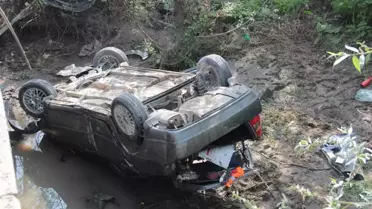 Otomobiliyle Dereye Uçtu, Burnu Bile Kanamadı