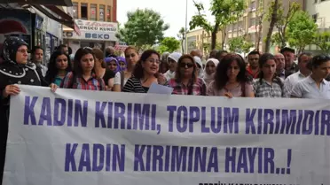 Cinsel İstismar Davası Protesto Edildi