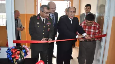 Vali Savaş Zihinsel Engelli Öğrenciler Tarafından Hazırlanan Serginin Açılışını Yaptı
