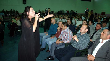 Mahkumlar, Cezaevindeki Konserde Eğlendi