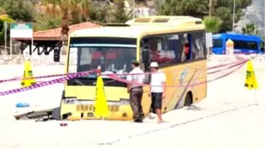 Karaman'da Otobüs Devrildi