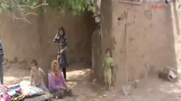 Üzerine Suriye'den Kuma Gelen 10 Çocuklu Yatalak Kadının Yaşam Mücadelesi