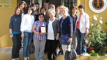 Edremit'te Engelli Annesi 'Yılın Annesi' Olarak Seçildi