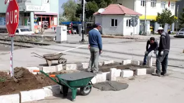 Yıldızeli'nde Kaldırım Çalışmaları Başladı