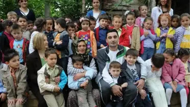 Anaokulu Öğrencilerinden Şehit Annesine Ziyaret