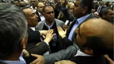 CHP İl Kongresinde İl Yönetimini Protesto