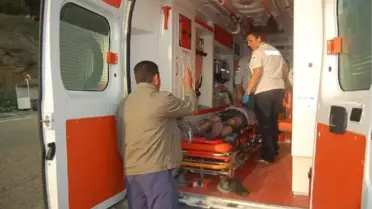 Otomobil Köprüden Dereye Uçtu: 4 Yaralı