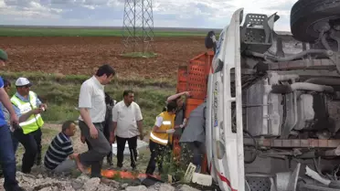 Kamyonet Taşıyan Tır Devrildi: 1 Yaralı
