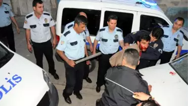 Hırsız Kovalayan Polisin Açtığı Ateş, Vatandaşı Yaraladı