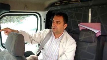 Kırmızı Işık Yanmadan Geçmek İsterken Kamyonu Devirdi