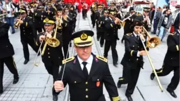 Taksim'de 19 Mayıs Coşkusu