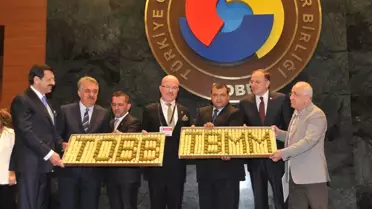TOBB'da Hizmet Şeref Belgesi ve Plaket Töreni