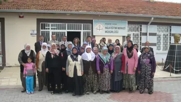 Acıgöl'de Yaşılara Yönelik Düzenlenen Okuma-Yazma Kursu Sona Erdi