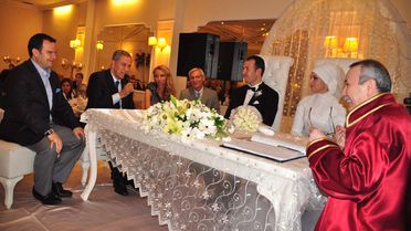 Arınç, Nikah Şahidi Oldu
