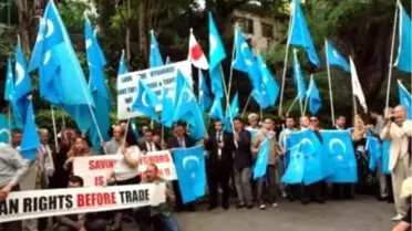 Uygur Türkleri'nden Protesto Yürüyüşü