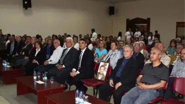 CHP'li Umut Oran; Erdoğan Padişahlığa ve Halifeliğe Özeniyor